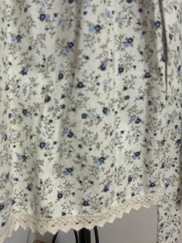 Zavinovací sukně skládaná - jemné kvítečka modré