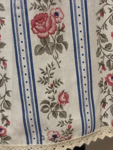 Zavinovací sukně skládaná - růžičky a modrý proužek