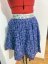 Sukně do folklorní gumy s jemným barevným vzorem - modrotisk 3