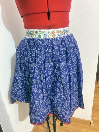 Sukně do folklorní gumy s jemným barevným vzorem - modrotisk 3