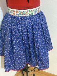 Sukně do folklorní gumy s jemným barevným vzorem - modrotisk 1