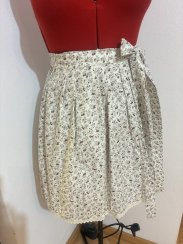 Zavinovací sukně skládaná - jemné kvítečka hnědé