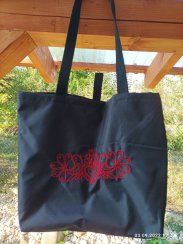 Nákupní taška na rameno - červený folklor na černém podkladu